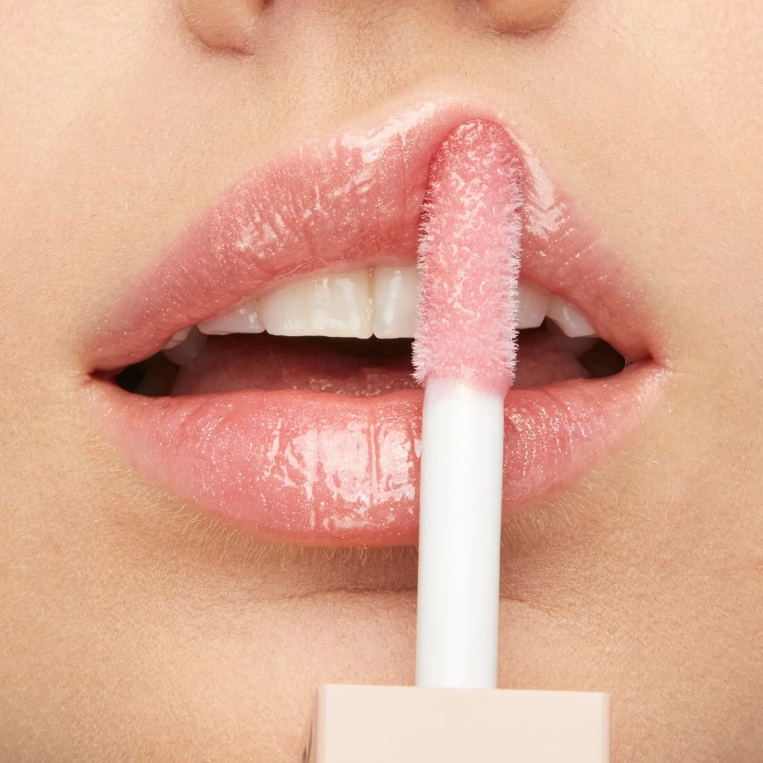 Lifter Gloss Lip Gloss Makeup With Hyaluronic Acid
